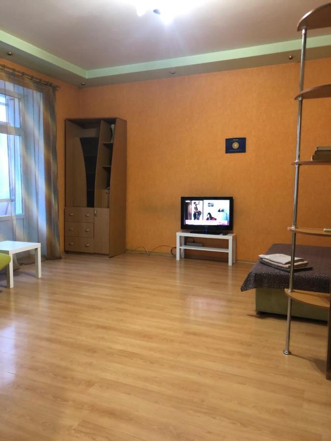 Квартира-Студия На Котляра Charkiv Exteriör bild