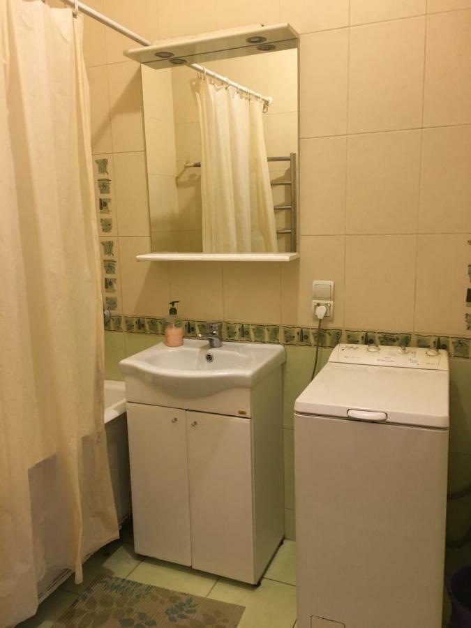 Квартира-Студия На Котляра Charkiv Exteriör bild